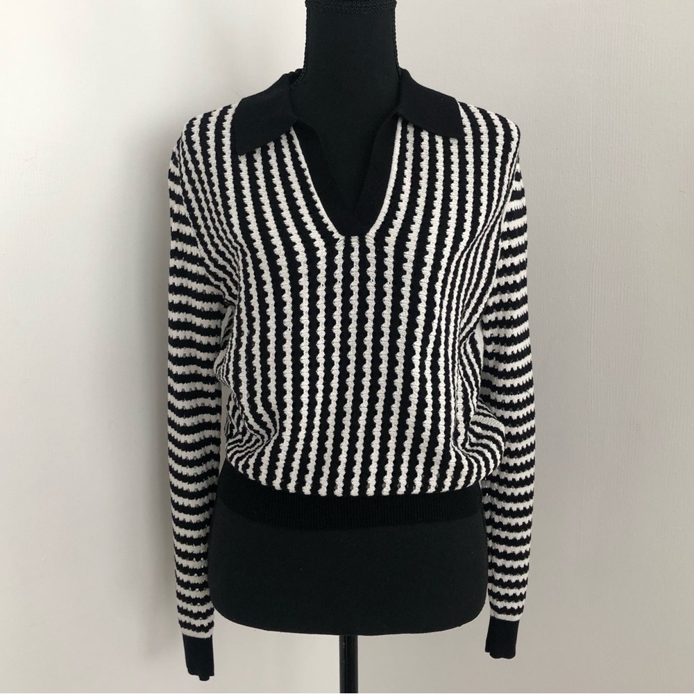 Knit V neck sweater
